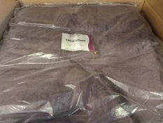 *20 Violet Crushed Taffeta Chair Covers