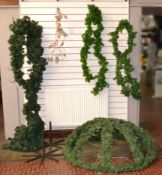 8 x Assorted Christmas Shop Display Items (K14) - Ref BB1174 KS - CL351 - Location: Chorley PR6