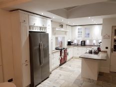 1 x Beautiful Bespoke Shaker-Style KELLER Kitchen - CL365 - Location: Bowden WA14 - NO VAT ON HAMMER