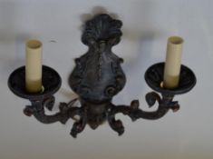 1 x CHELSOM Ornate Wall Light Fitting In A Blacked Brass Finish - Dimensions: H30/L30cm - New/Unused