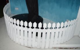 1 x Small White Corner Fence - Approx H50 cms x W275 cms - Ref BB000 TF - CL351 - Location: