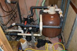 1 x Assorted Collection of Hot Tub Parts, Pump and Thermostat - Ref: J2133/MCR - CL356 - Location: