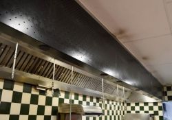 1 x Commercial Stainless Steel Kitchen Extractor Canopy - 20ft Wide - CL366 - Location: Milton Keyne