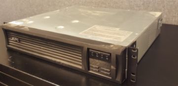 1 x APC Smart-ups 750VA LCD RM 2U 230V - Ref CQ211
