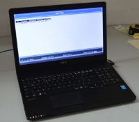 1 x Fujitsu LIFEBOOK A555 15.6-Inch Laptop Computer Computer - Ref TP334