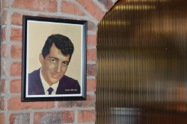 8 x Framed Pictures of Famous American / Italian Celebrities - Includes Dean Martin, Rossano Brazzi,