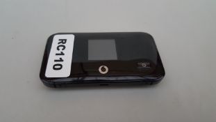 1 x VODAFONE R212 MOBILE WiFi HOTSPOT LTE 4G - Ref RC110 - CL011 - Location: Altrincham WA14
