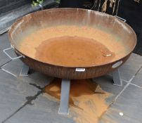 1 x Outdoor Fire PIt - Dimensions: Diameter 85cm x Height 40cm - CL392 - Ref LD318 3F