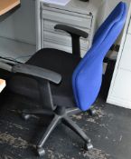 A Pair Of Office Swivel Chairs - Dimensions: W62 x D47 x Back Height: 97, Seat Height: 50cm - CL392