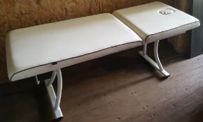 1 x REM Arko Salon Massage Table In A White Faux Leather - Dimensions: H75 x L185 x 70cm - Ref RB281