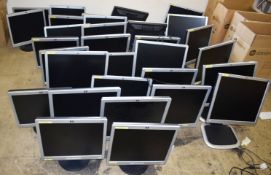 31 x HP Flatscreen Computer Monitors - Includes 15 Inch and 17 Inch Models - Ref VM273 IT -
