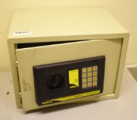 1 x Hilka 97002500 Security Safe - H25 x W35 x D25 cms - CL409 - Location: Wakefield WF16