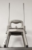 1 x Commercial Kitchen Vegetable Dicer - Ref FE145 - CL499 - Location: London EN1 This lot will