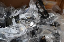 Approximately 90 Pairs Of Various Samsung Earphones - Ref: LD365 - CL409 - Altrincham WA14