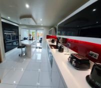 1 x Stunning High Gloss 4-Part Fitted Kitchen With Integrated Siemens Appliances - CL441 - Location: