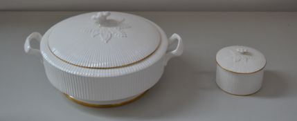 1 x A Pair Of Staffordshire Bone China Pots - Ref J2185 - CL314