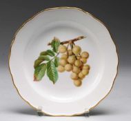 Teller mit botanischer MalereiWeiß, glasiert. Form 
