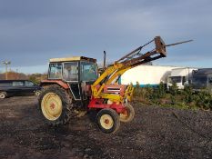 International 784 tractor + loader good tractor