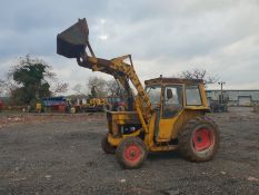 international loader tractor 248 / 485 horse yard building