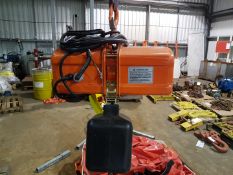 NEW IN BOX JAGUAR 500KG 5M HEIGHT OF LIFT 3 PHASE 415V HOOK SUSPENSION C.W CHAIN CONTAINER ELECTRIC