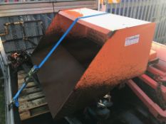 Forklift scoop / plough attachement