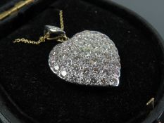A Gorgeous Vintage 18ct Gold 4ct Diamond Heart Pendant Necklace
