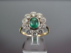 Very Pretty Vintage 18ct Gold 1/2ct Diamond & 1ct Emerald Ring