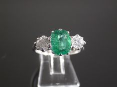 A Beautiful Vintage 18ct Gold 1.04ct Diamond & 2.25ct Emerald Trilogy Ring