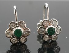 Vintage 18ct Yellow Gold Emerald & Diamond Daisy Cluster Earrings (10x10mm)