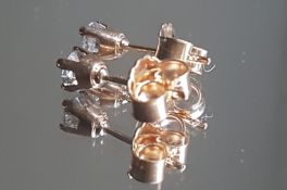 18kt Gold Solitary Earring Studs - 0.56ct Diamond - F/SI1