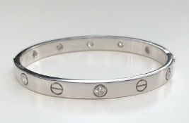 Diamond Hinged Bangle 18k