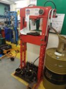 30 Tonne Sealey Press with pneumatic and manual mode, comes with attachments
