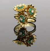 Vintage Petal Cluster Emerald & Diamond Ring 1960