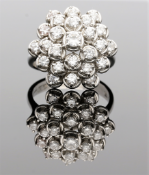 Vintage 1976 18ct White Gold Pagoda Diamond Ring