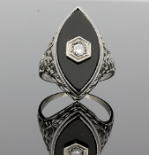 Vintage Onyx and Diamond Ring 1940/50s