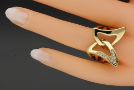 Nina Ricci 18ct Gold Diamond Butterfly Ring