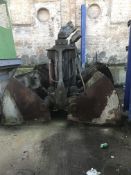 2 x Verstegan Clam Shell grabs