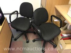 ** NO RESERVE **Office furniture two lever chairs