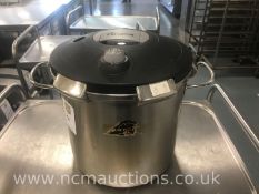 Artame Pressure Cooker