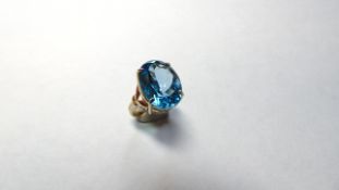 9ct Yellow Gold Synthetic Blue Topaz Dress Ring