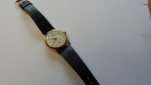 Vintage Gents 9ct Yellow Gold Record Mechanical Strap Watch