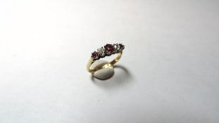Diamond & Ruby 5 Stone Ring Stamped 18ct