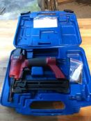 New boxed Montana air staple gun 13-40mm