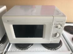 Sharp Compact Microwave