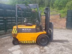Still electric forklift
