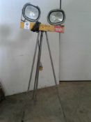 twin LED tripod light 110 V