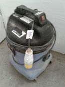 Industrial vacuum cleaner 110 V 32 amp