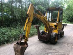 Smalley 325 Mini Rubber Duck Digger