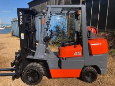 Toyota 4.5 Tonne Compact LPG Forklift
