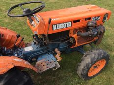 B7100 KUBOTA Compact Tractor